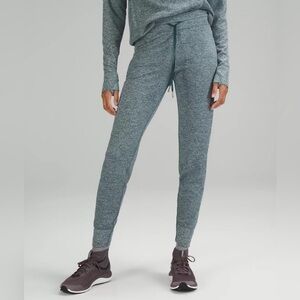 Lululemon Engineered Warmth jogger